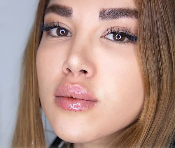 ژل لب مدل قلوه ای